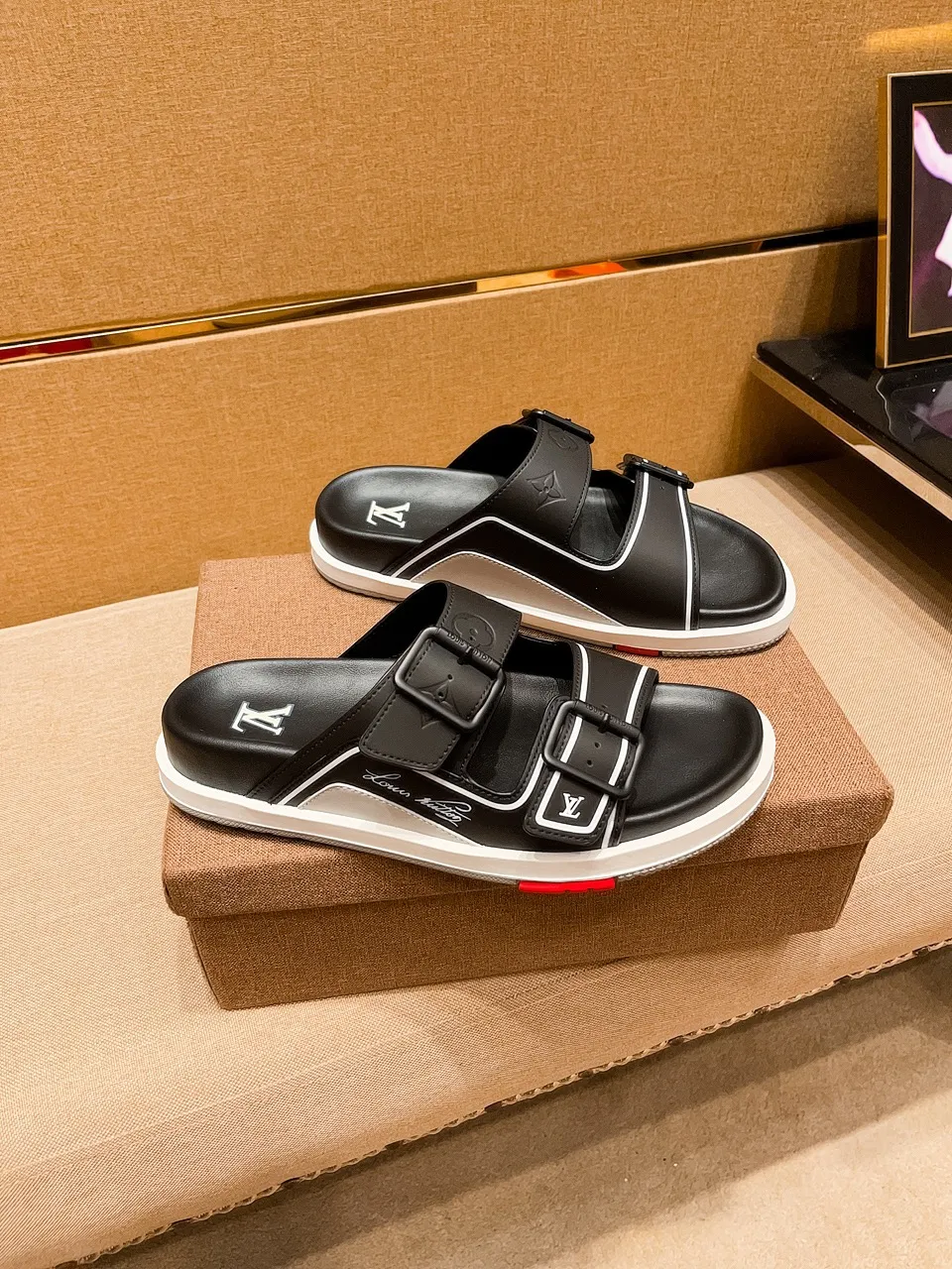 Men's shoes 💰 380 💰 New model on the market 🔥 [LV 🔥 Slippers] High-end 1:1 mold customization of first-layer cowhide, original upgraded version of the outsole, lighter and non-slip. The market's top quality, fashionable and trendy, versatile and popular, simple yet tasteful, a must-have for fashionistas, exuding a fashionable and casual atmosphere, fashion is at your feet, full of confidence, the same style at the counter 👍The season of spring and summer slippers is here, they are super beautiful to wear, 38-44, multiple colors available🔥
